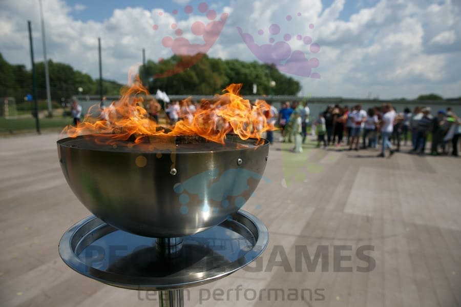 Чаша и факел Олимпийского огня